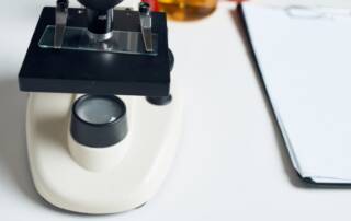 loupe binoculaire stéréomicroscope outil pédagogique enseignement école université recherche science